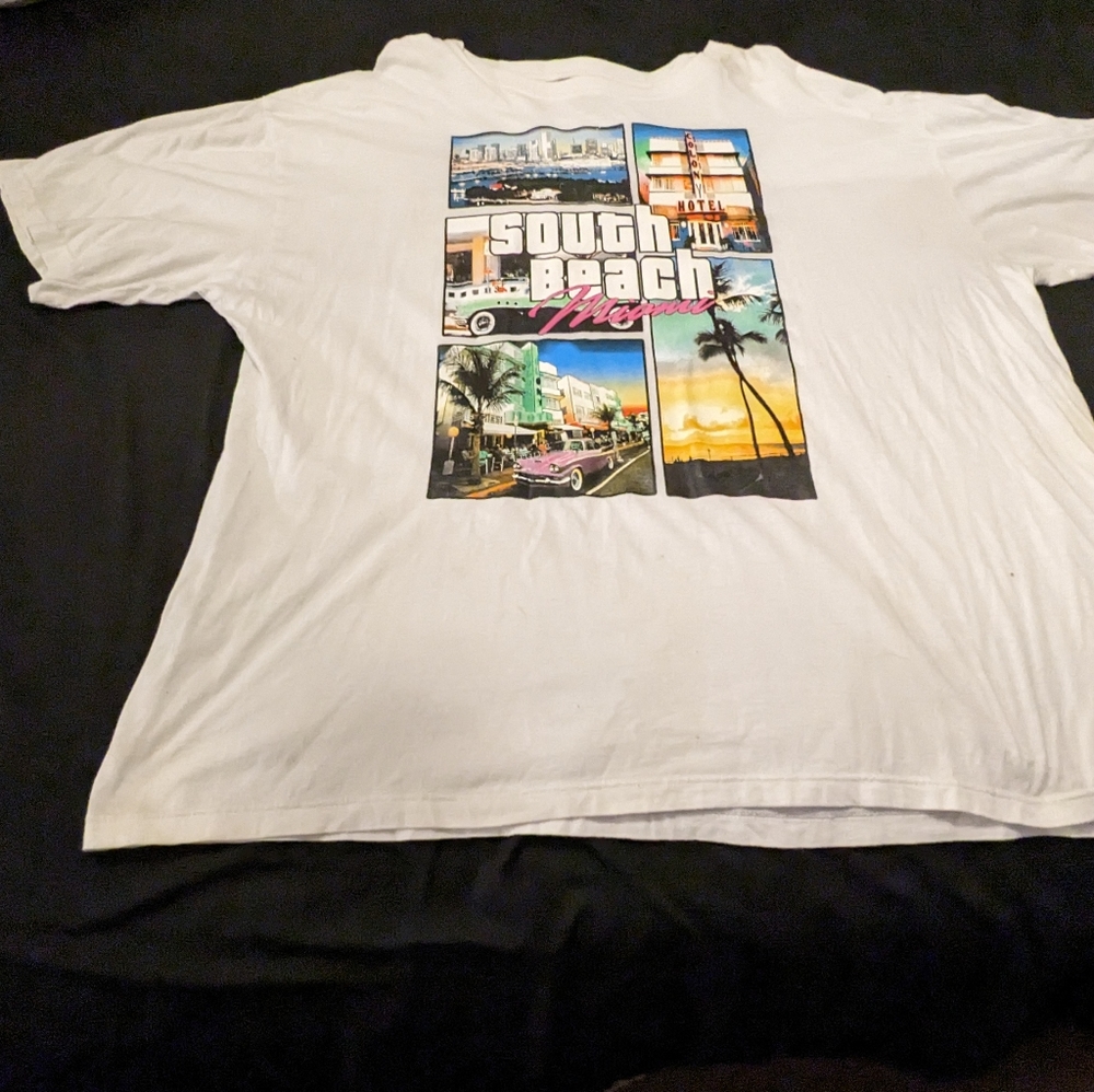 White tee shirt